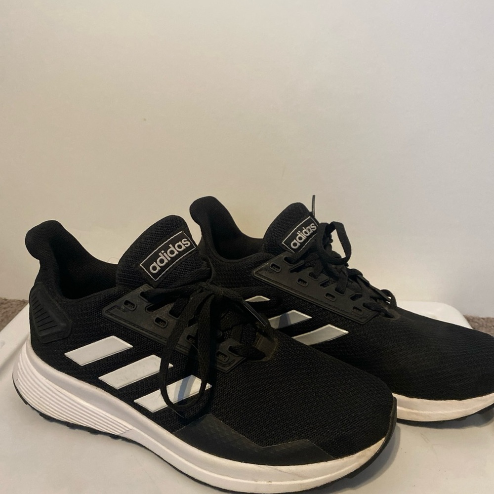 Size 5 Block and White Adidas Cloud Foam Women's